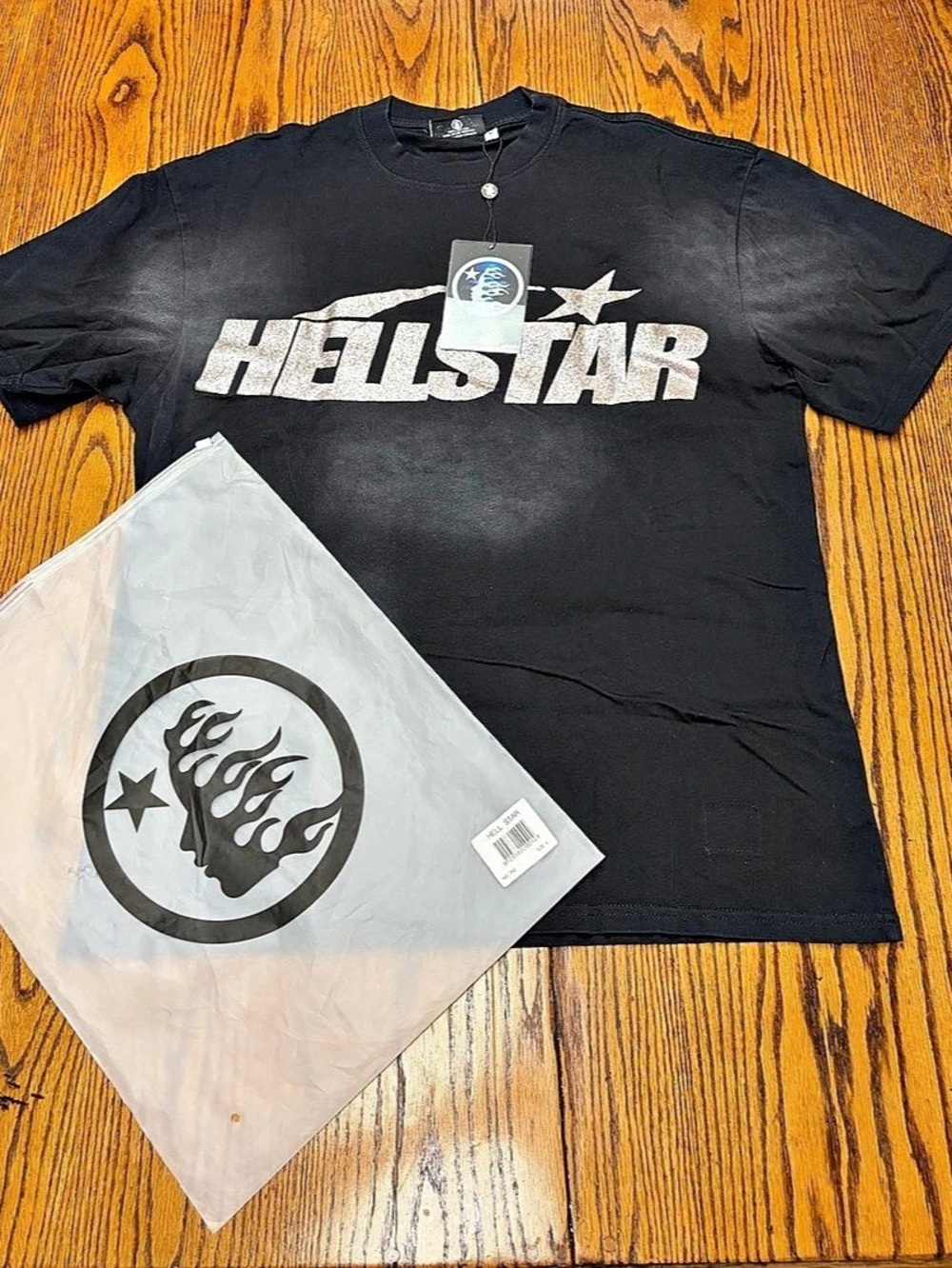 Hell star Graphic Short Sleeve Tee NWT in Black